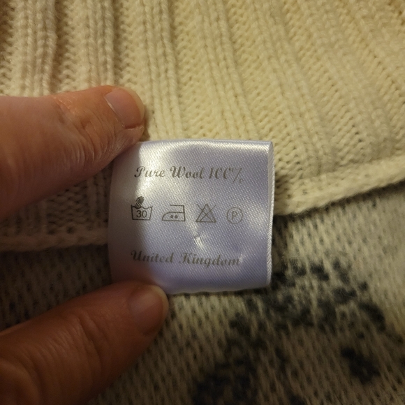 JJTextile 100% Wool Zip Cape - Picture 7 of 7